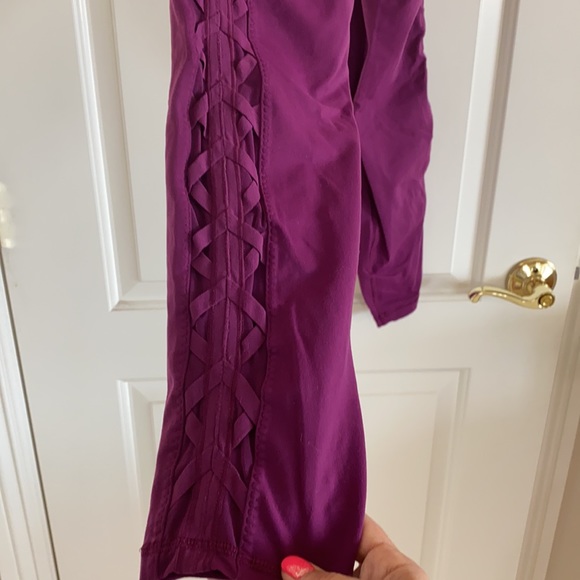 Used magenta Lululemon size 10 leggings 7/8 length - Picture 3 of 6